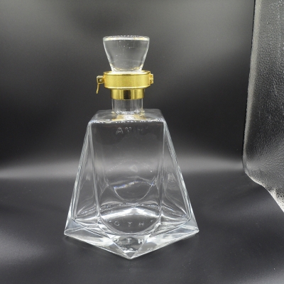 750ml diamond shape glass bottle